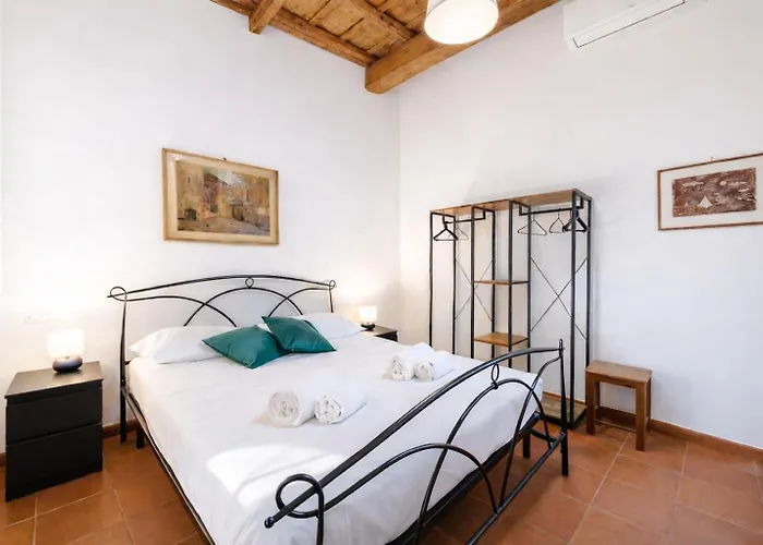 Elegantis Trastevere Comfortable In The Heart Of Historic Roma